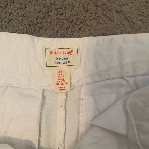 Gap women’s white Khaki shorts - Picture 3 of 3